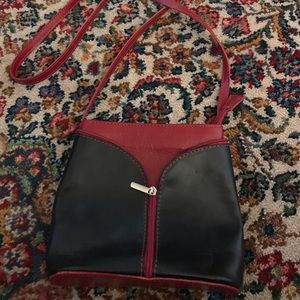 Cross Body Bag Black an Red